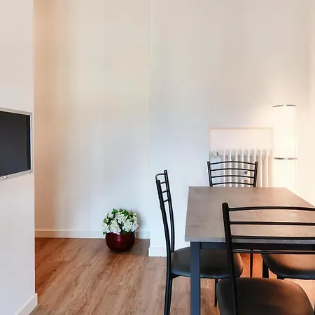 Joivy Superb Flat With Balcony