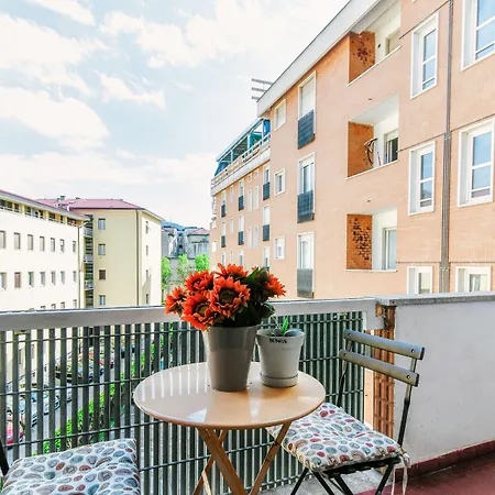 Apartment Joivy Superb Flat With Balcony